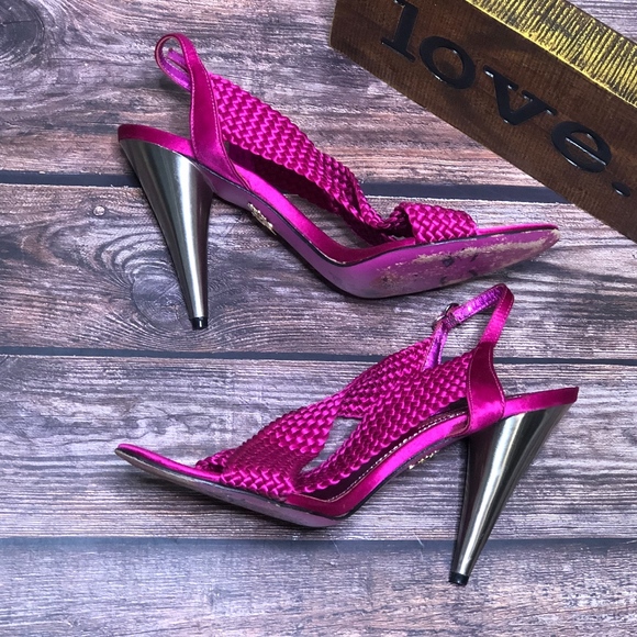 Betsey Johnson Shoes - BETSEY JOHNSON Vero Cuoio Pink Slingback Sandals~9